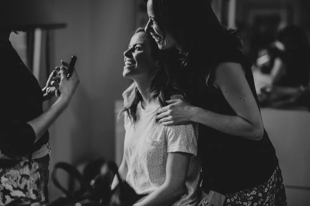 Préparatifs de Karolina avant le mariage folk à Bâle
