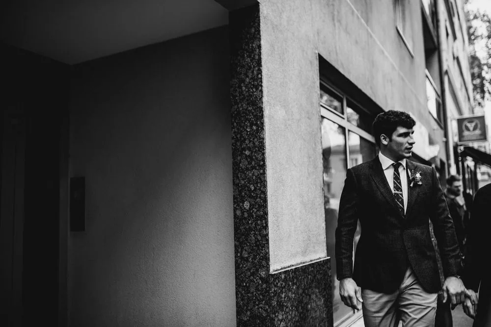 Entrée dans la salle des mariages de la mairie du 3ème Lyon — cérémonie civile C & M 2022