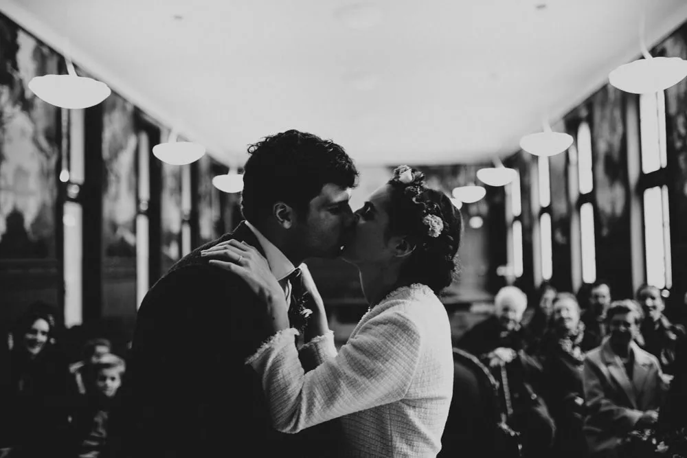 Façades lyonnaises et mariés — portrait mariage civil Lyon 3ème