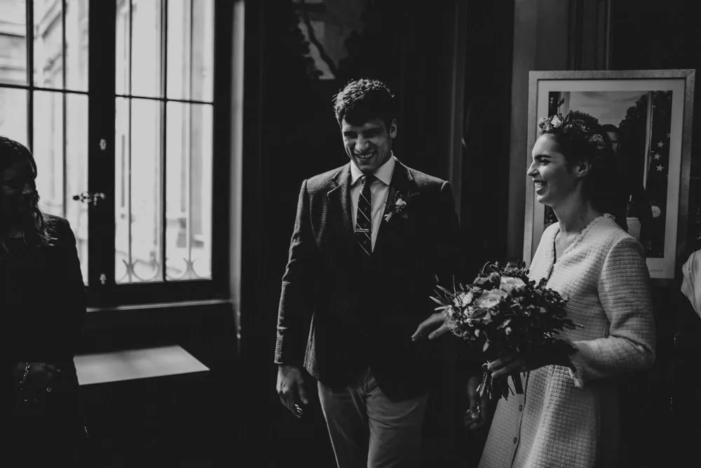Portrait spontané des mariés à Lyon — mariage civil C & M