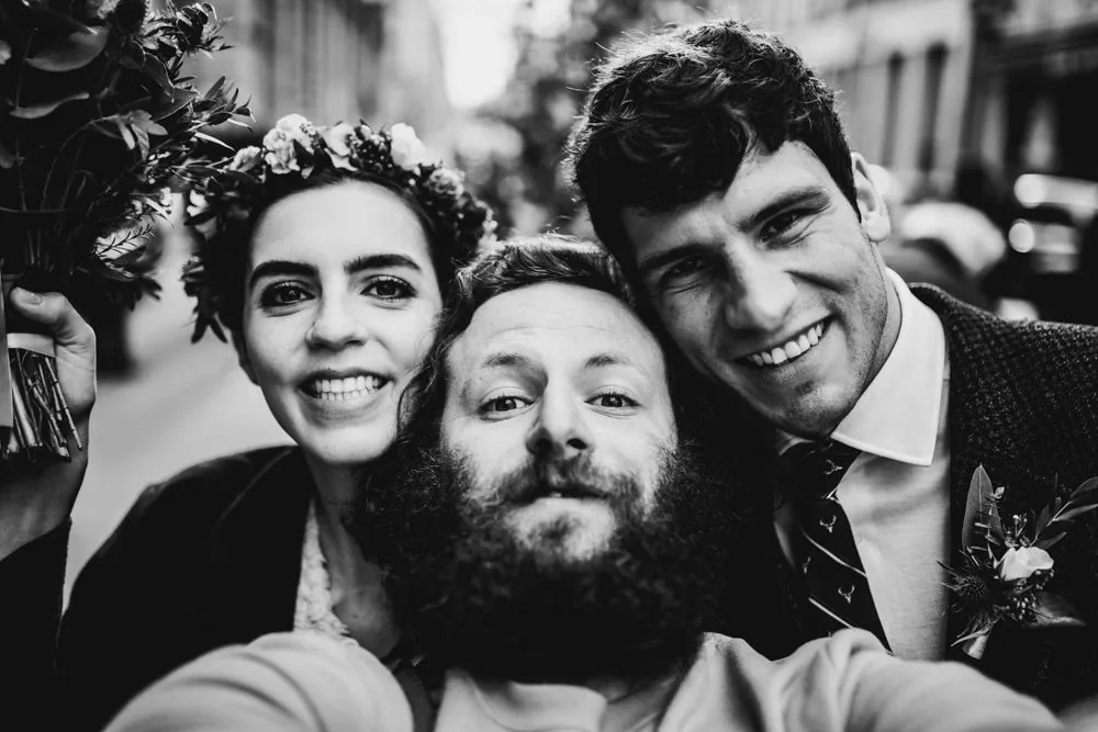 Fin de journée avec les proches à Lyon — mariage civil C & M 2022