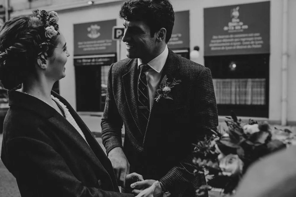 Derniers instants de la journée dans les rues de Lyon — reportage mariage civil