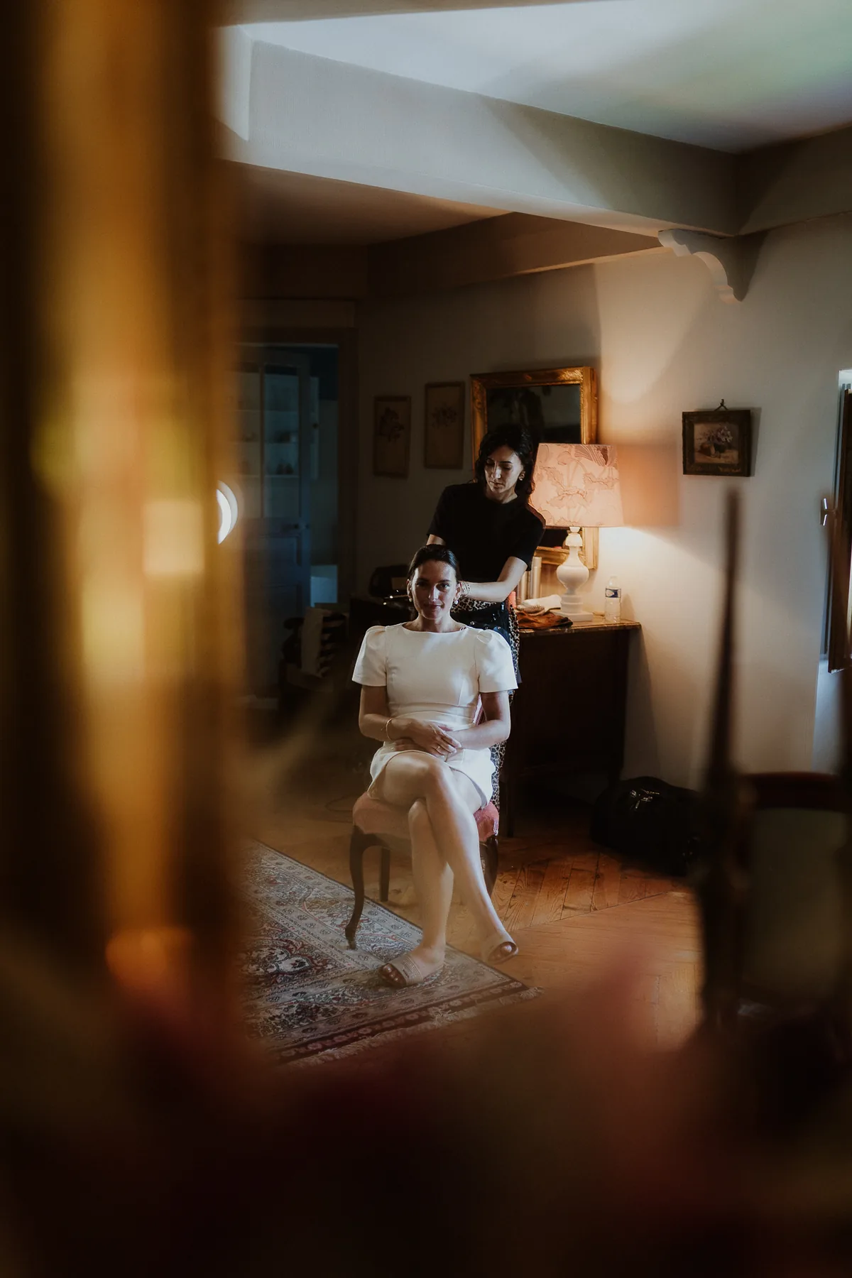 La mariée se prépare, lumière naturelle