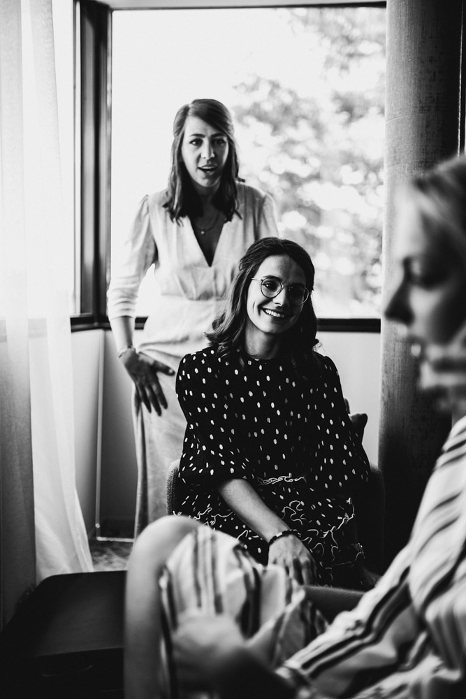 Portrait de la mariée dans la suite de l'hôtel Golf du Gouverneur, Monthieux Ain 2022 — ANtO photographe Auvergne