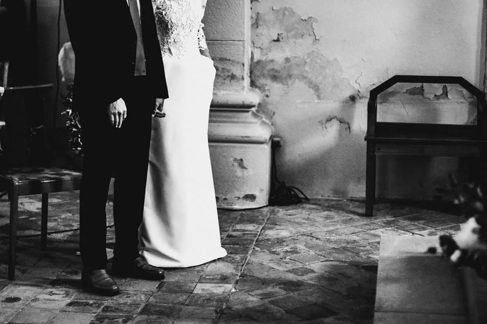Décoration intérieure du chapiteau lors du mariage au Domaine du Gouverneur, Monthieux Ain 2022