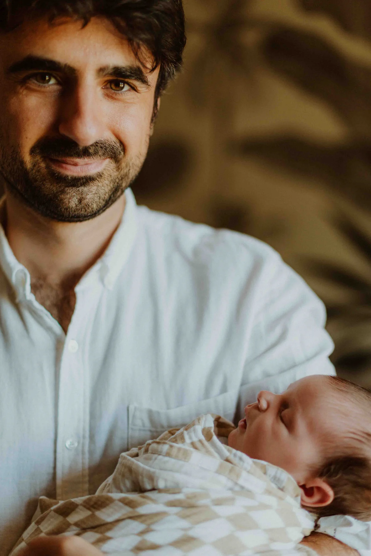 Séance photo naissance nouveau-né à Thiers, Puy-de-Dôme, Auvergne — ANtO photographe naissance Auvergne